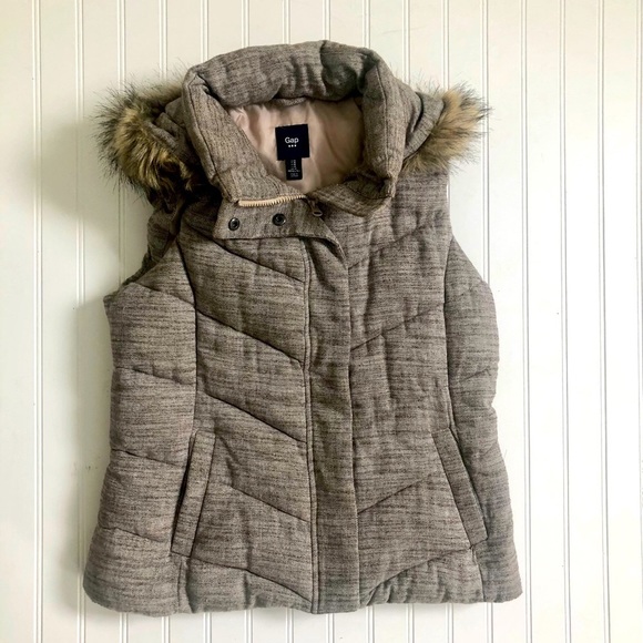 GAP Jackets & Blazers - The Gap puffer vest with removable hood